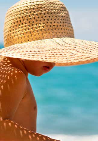 Comment protéger la peau de bébé au soleil ?