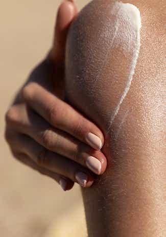 Lait et crème après-soleil : les soins pour garder une belle peau cet été