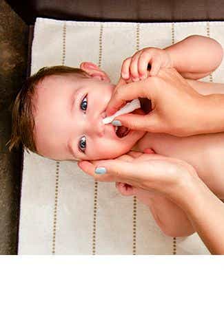 Comment bien moucher bébé ?