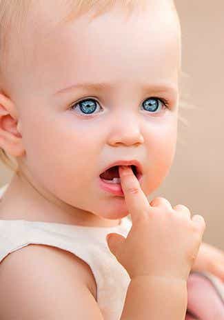 Comment savoir si votre bébé fait ses dents ?