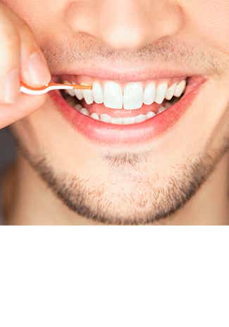 Brossettes interdentaires : quels dangers ?