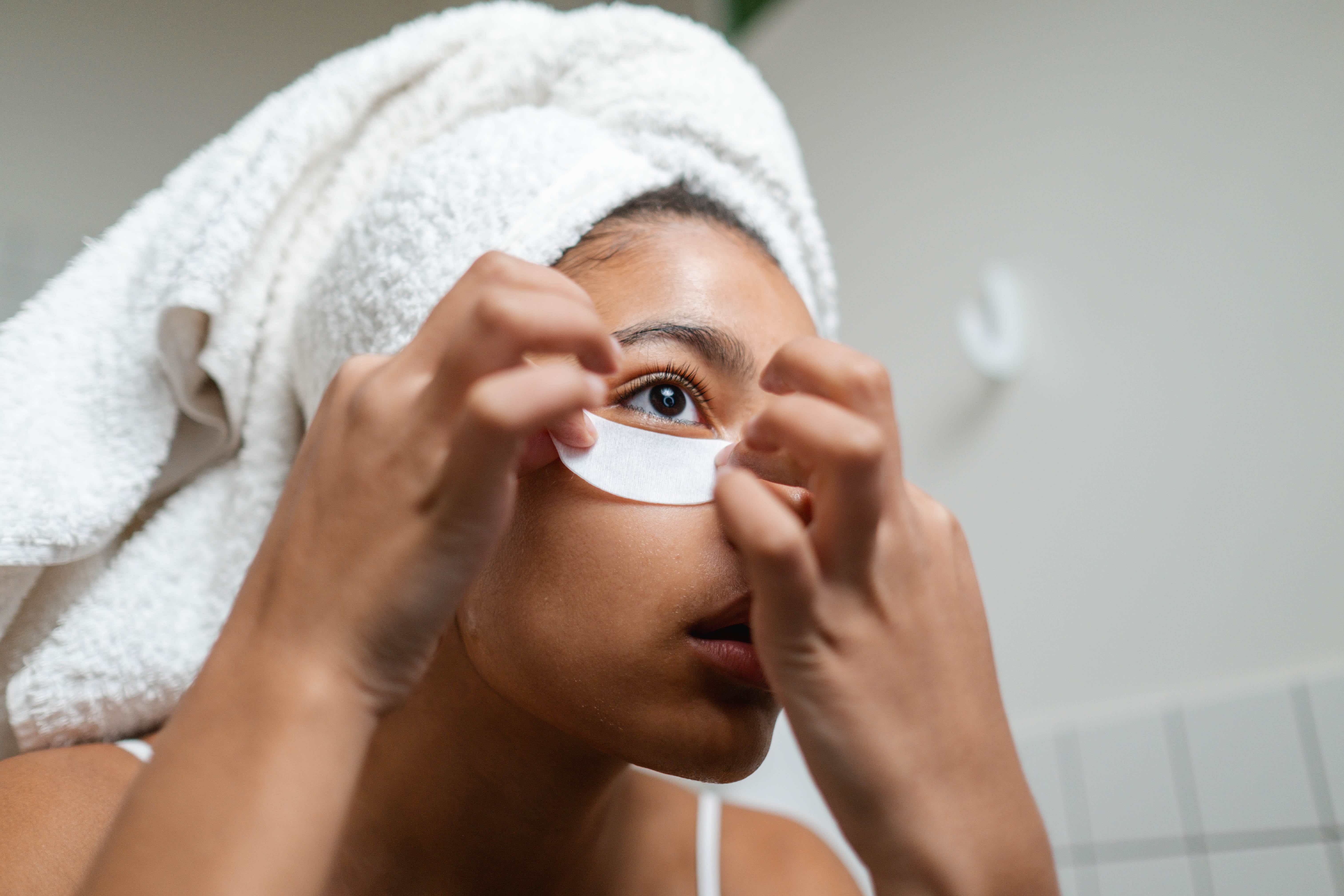 Hydratation du contour des yeux : les patchs